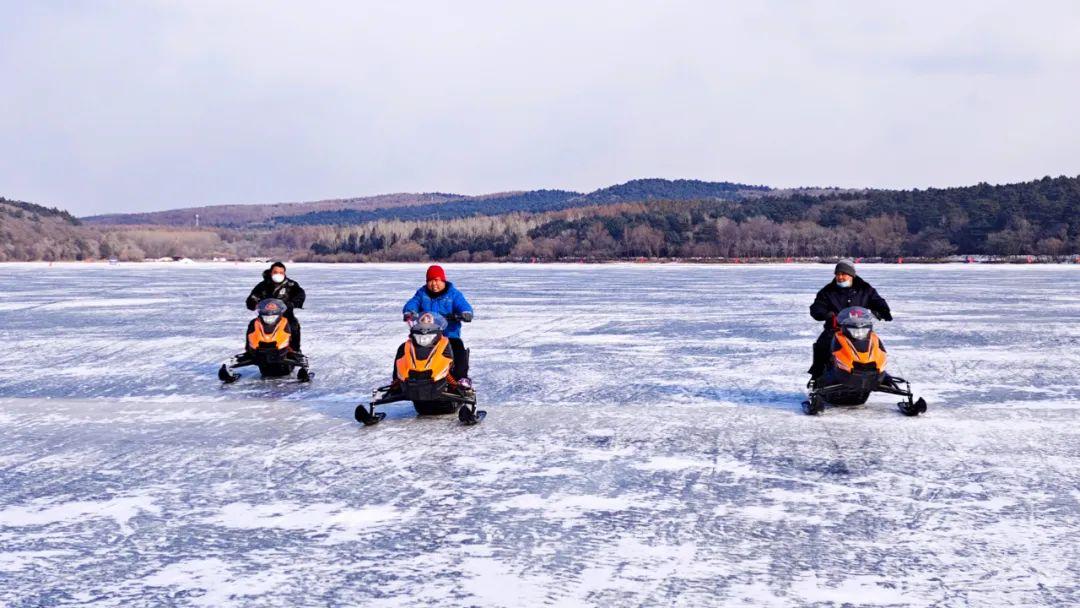 爱游戏官方网站-越野滑雪赛：林海雪原里的速度竞技