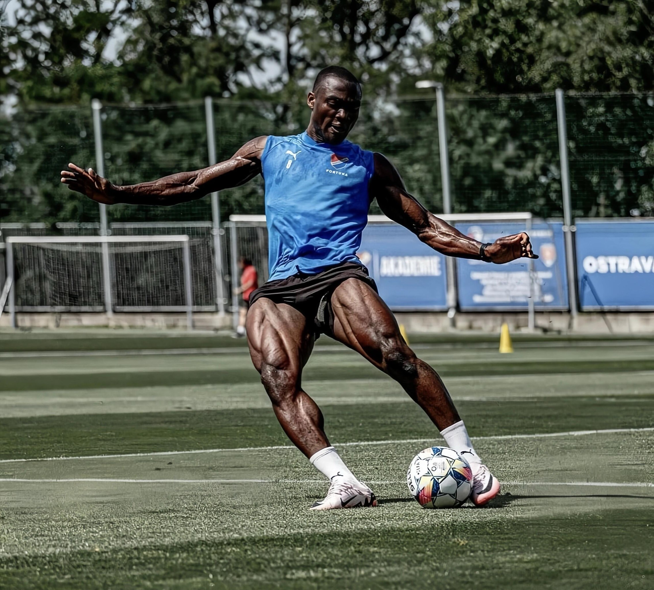 球场颜值:运动员的风采与魅力互动集锦 球场颜值:运动员的风采与魅力互动集锦