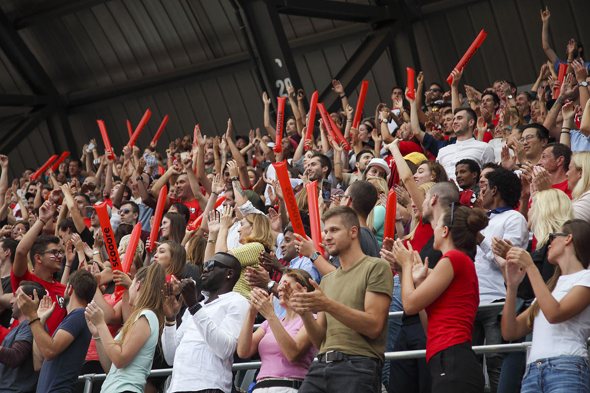 赛场“最感人的集体庆祝”，凝聚胜利的喜悦的简单介绍