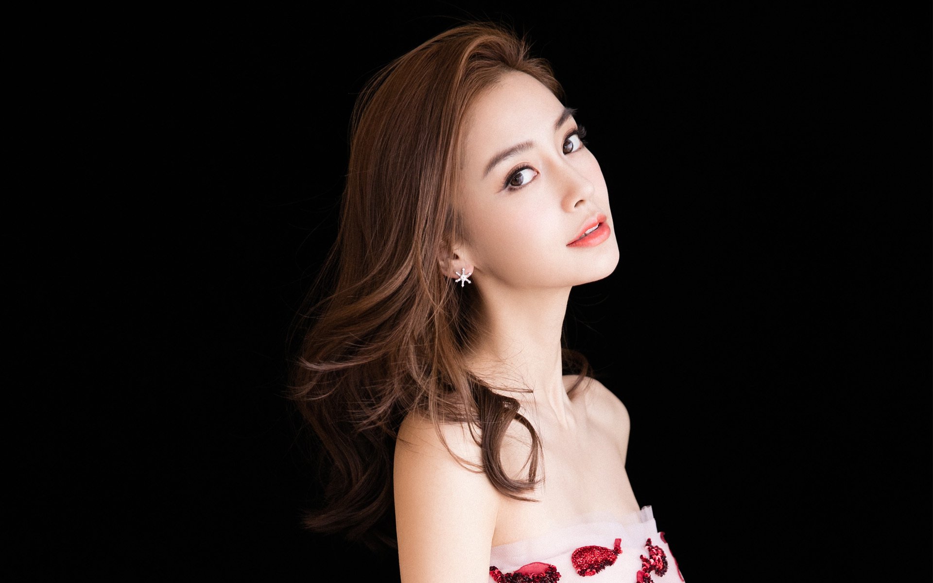 AYX体育-电竞赛事中的文化元素：多元包容、地域特色深度融入，电竞文化节