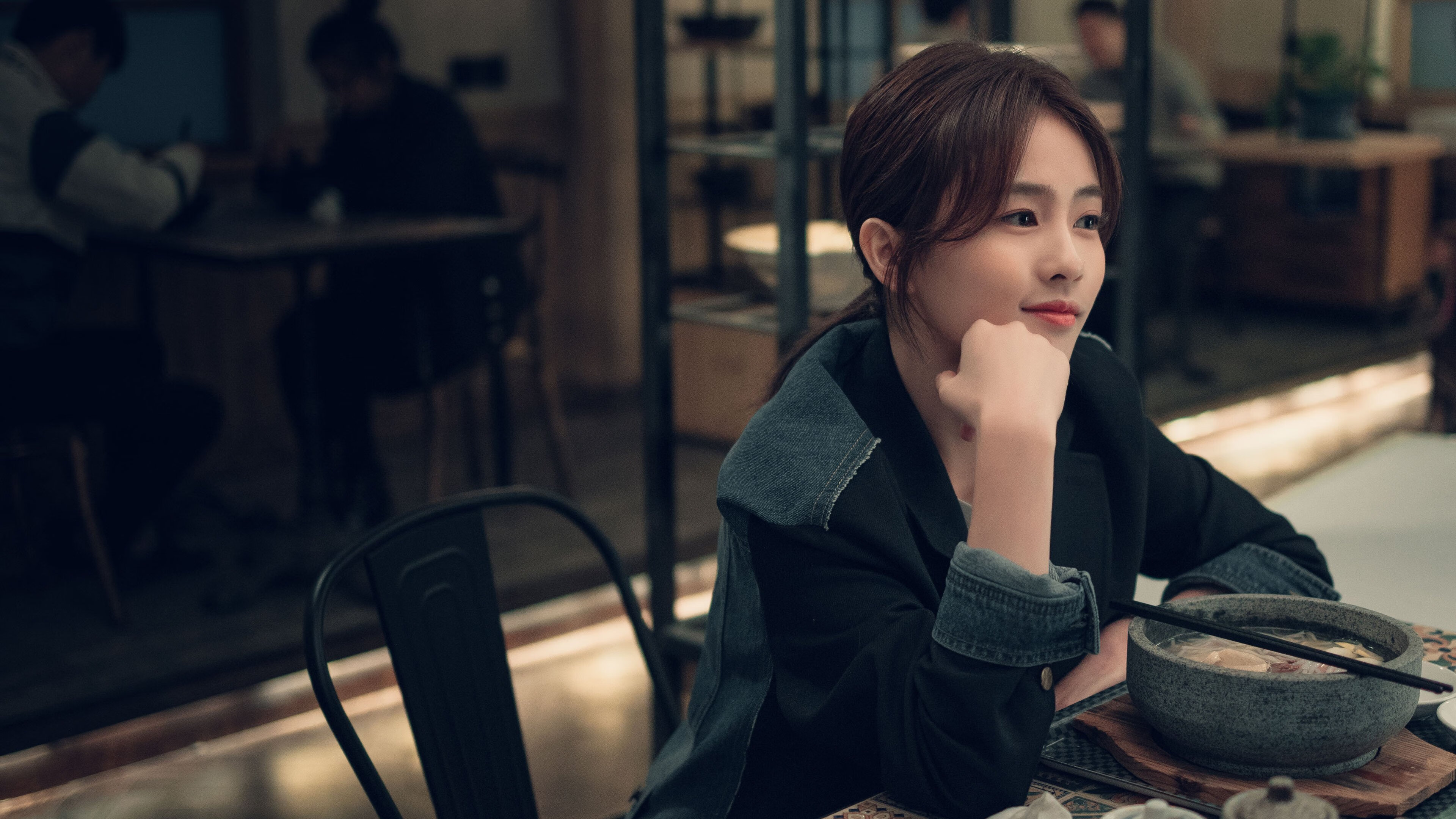 足球官方主题歌发布助燃新赛季热情,足球首歌叫什么