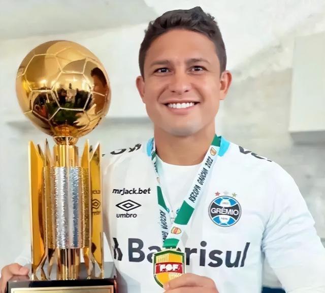 爱游戏体育:艾克森：表示将继续为中国足球努力，争取更多荣誉的简单介绍