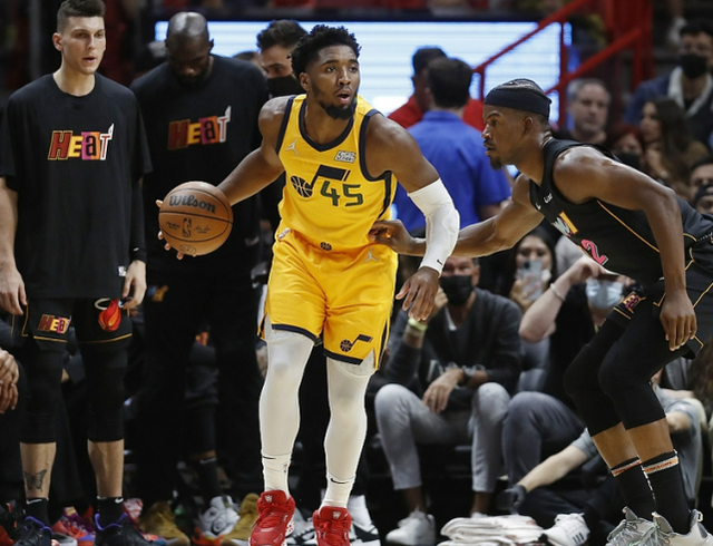 米切尔:爵士的得分王 米切尔:爵士的得分王