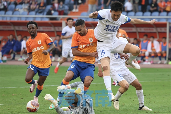 爱游戏体育:归化球员费南多：伤愈复出，渴望重返赛场的简单介绍