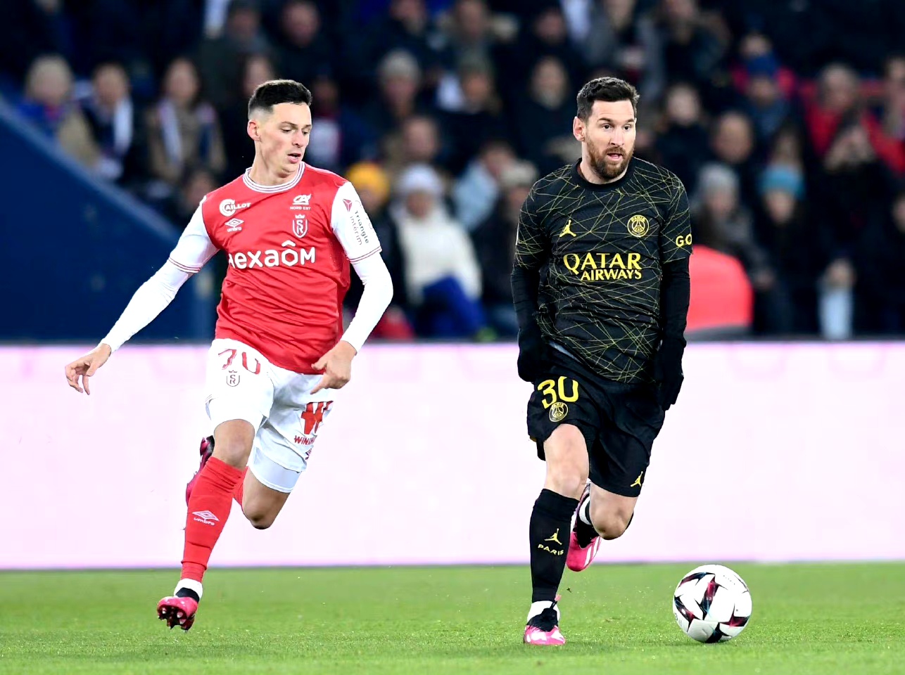 包含爱游戏体育:Ligue1的市场竞争：面对欧洲联赛的挑战的词条