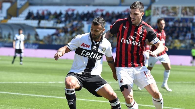 爱游戏体育：意甲帕尔马的转会策略与球队重建的简单介绍