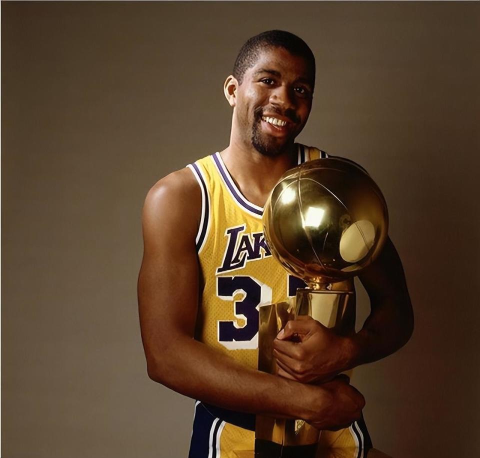 包含爱游戏体育:篮球球星的个人座驾选择:展现球星的个性和品味的词条 包含爱游戏体育:篮球球星的个人座驾选择:展现球星的个性和品味的词条