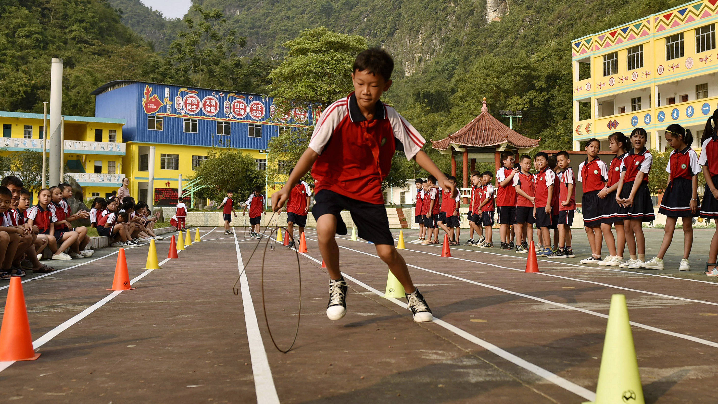 爱游戏娱乐-爱游戏体育:年轻门将韩佳奇技术特点分析：潜力与成长空间