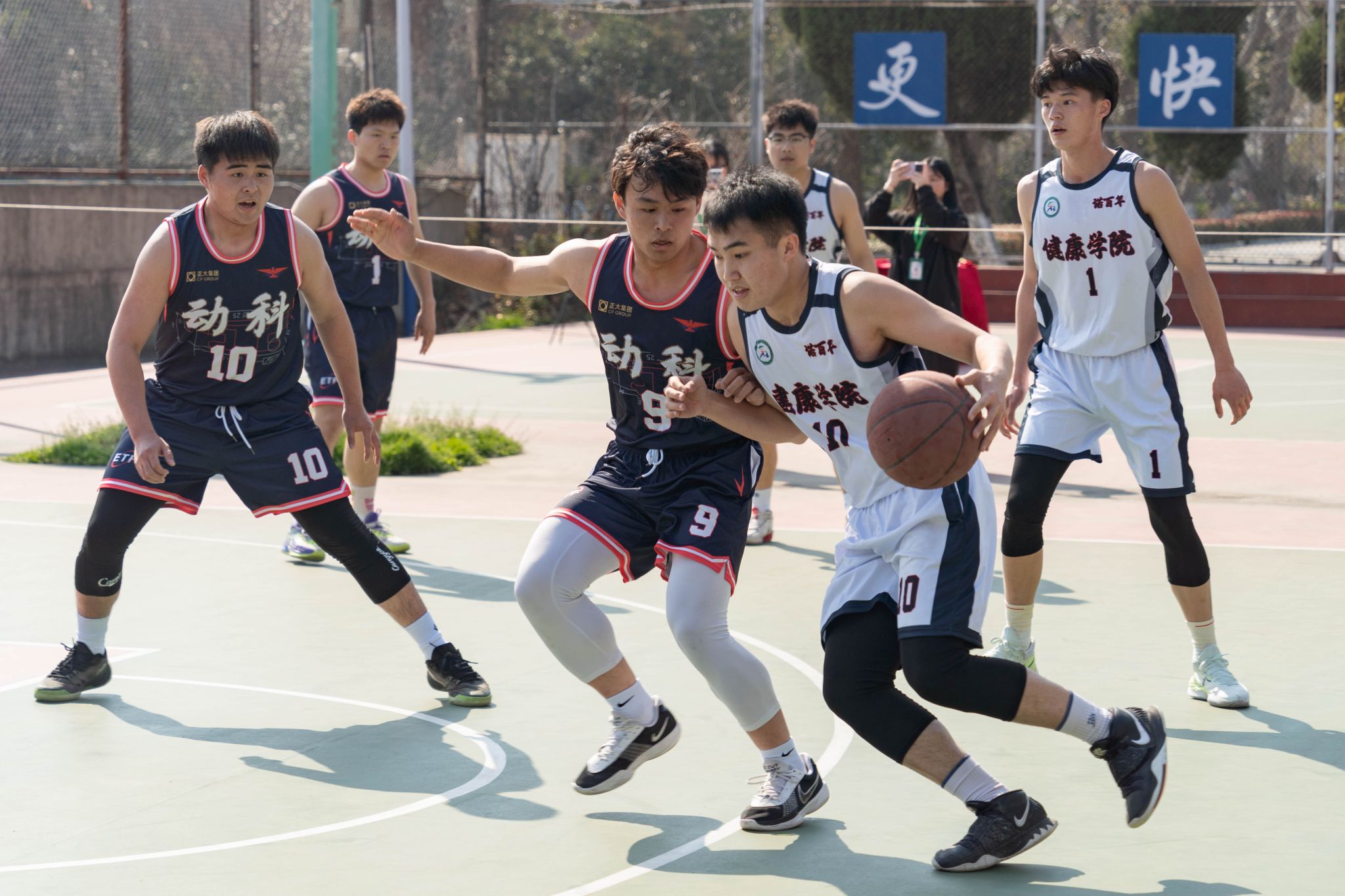 爱游戏体育官方网站-爱游戏体育：篮球公益：用篮球点亮希望，助力青少年健康成长的简单介绍