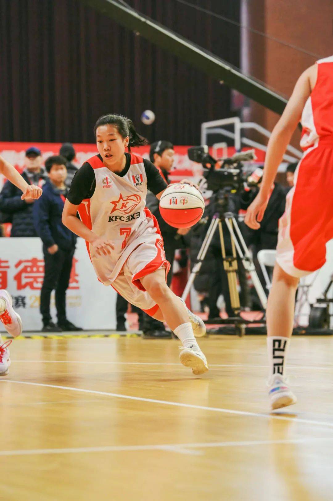 包含爱游戏体育：中国篮球国际交流合作，学习先进经验促发展的词条